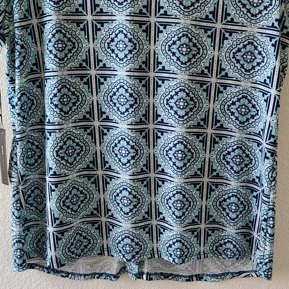 BCBGMaxAzria Top - Picture 11 of 14